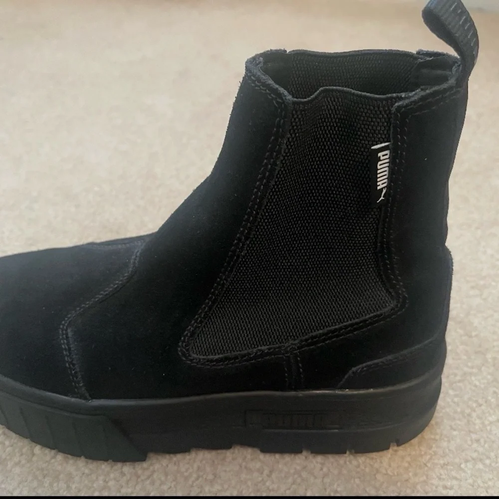 PUMA FENTY Chelsea Platform Boots Black Suede Size 7.5 - Picture 6 of 8
